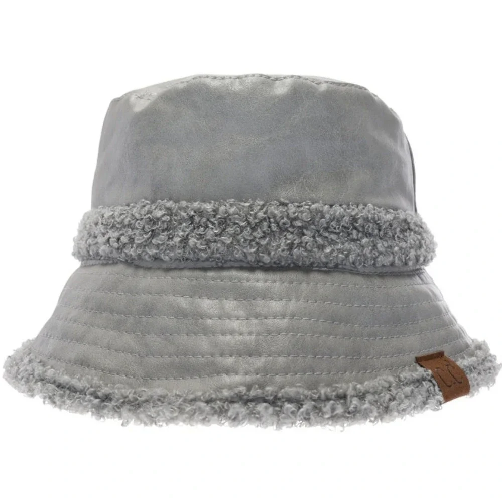 CC Beanie Womens Gray‎ Faux Leather Sherpa Trim Bucket Hat Winter NWT NWT